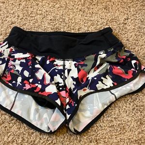 Lululemon speed short size 2 multi colored